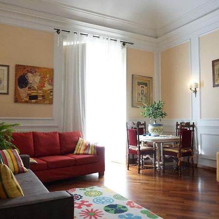 Elegante Appartamento Centro Storico 卡塔尼亚 外观 照片